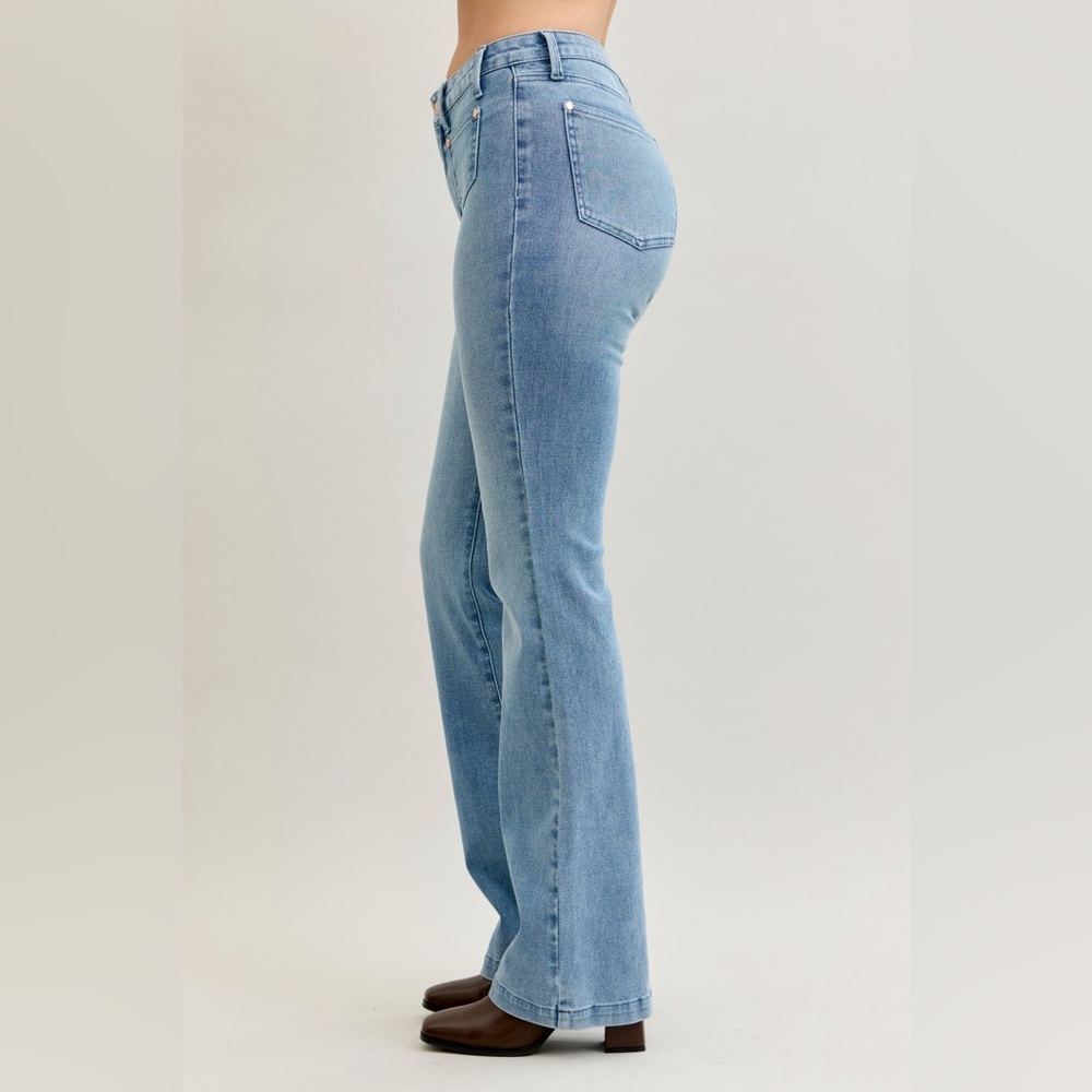 NEW🎉🎉Judy Blue Full Size Mid Rise Bootcut Jeans with Contrast Wash Plus Size